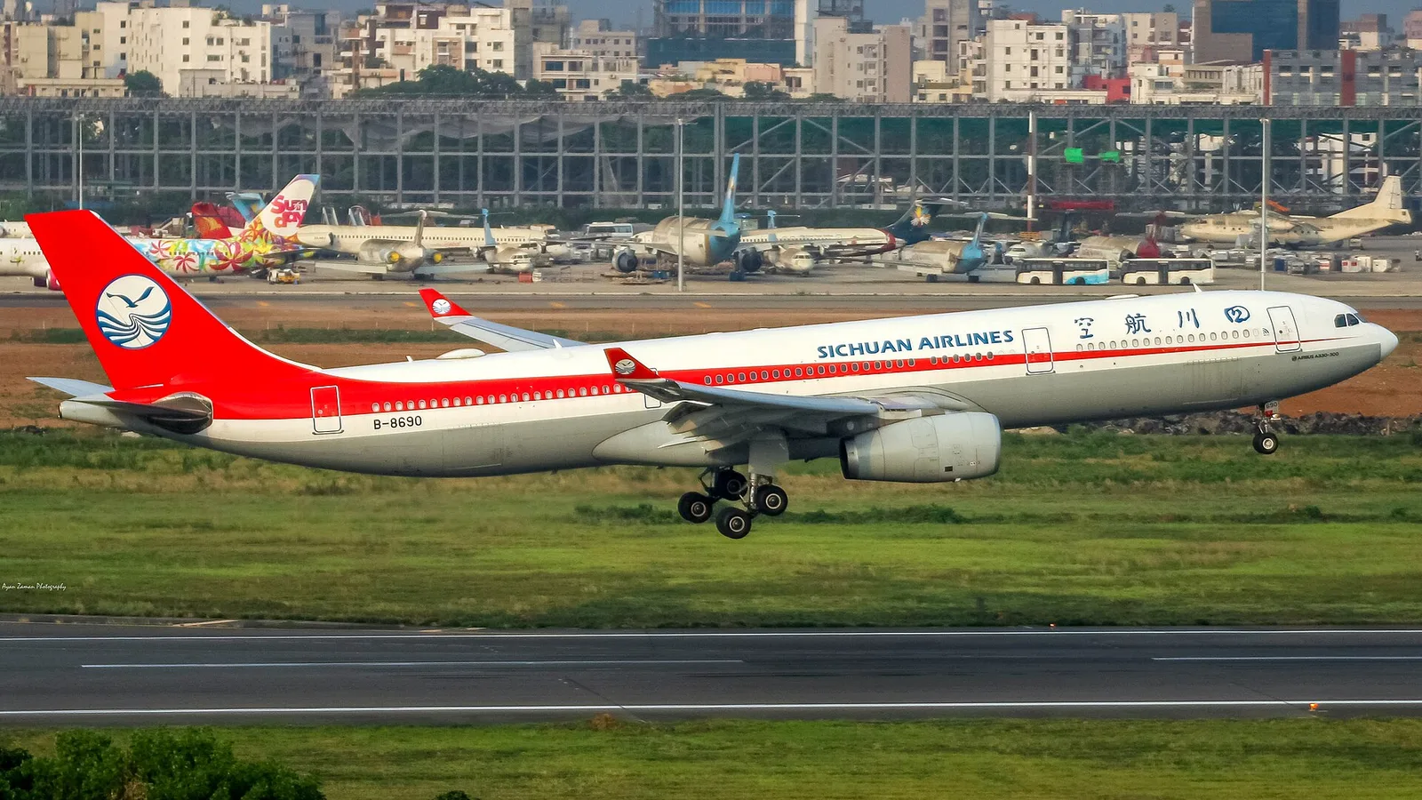 Sichuan Airlines aircraft